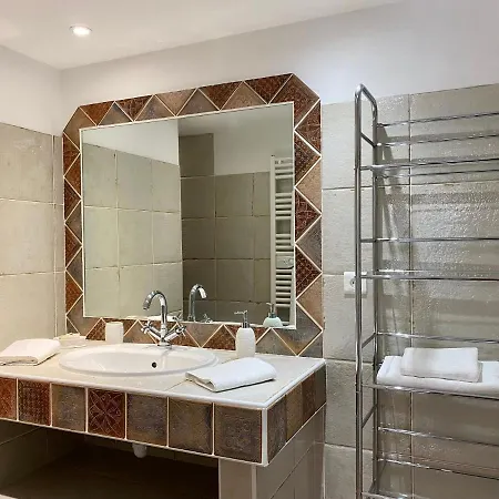 D'hotes Et De Charme - A Mandria