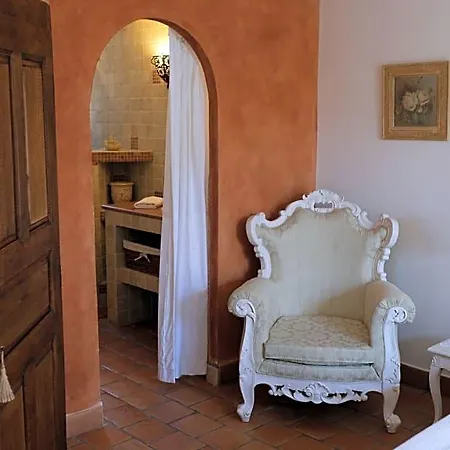 D'hotes Et De Charme - A Mandria Bed & Breakfast 4*