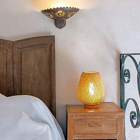 D'hotes Et De Charme - A Mandria Bed & Breakfast 4*