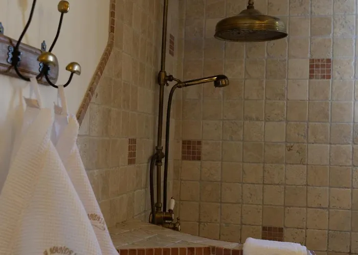 D'hotes Et De Charme - A Mandria 4*